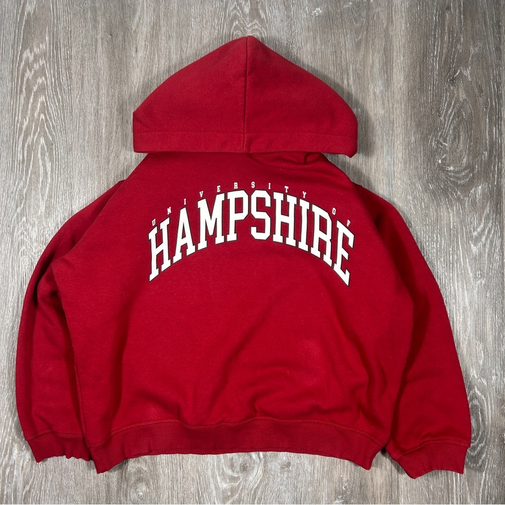 Vintage Y2k Vintage University of Hampshire red hoodie Size Medium